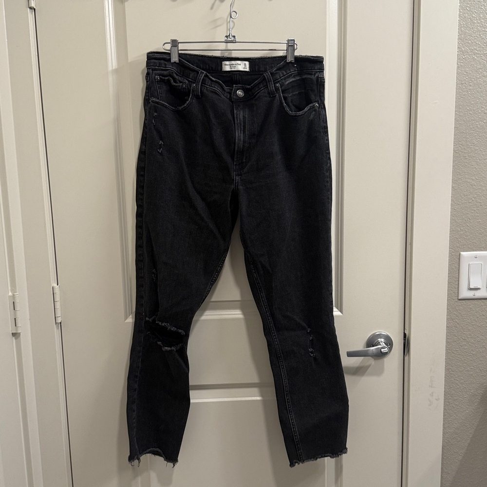 A&F Skinny High Rise Jeans - Picture 3 of 9